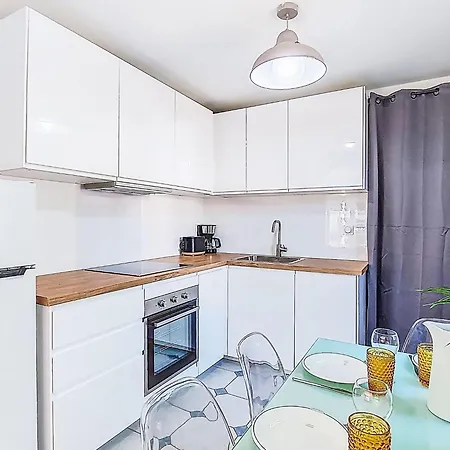 Les Cariatides 4 By Interhome