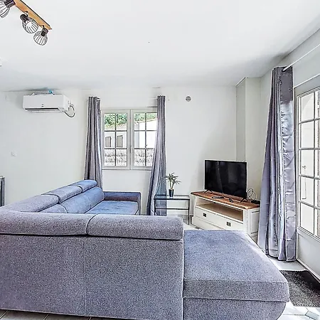 Les Cariatides 4 By Interhome Casa vacanze