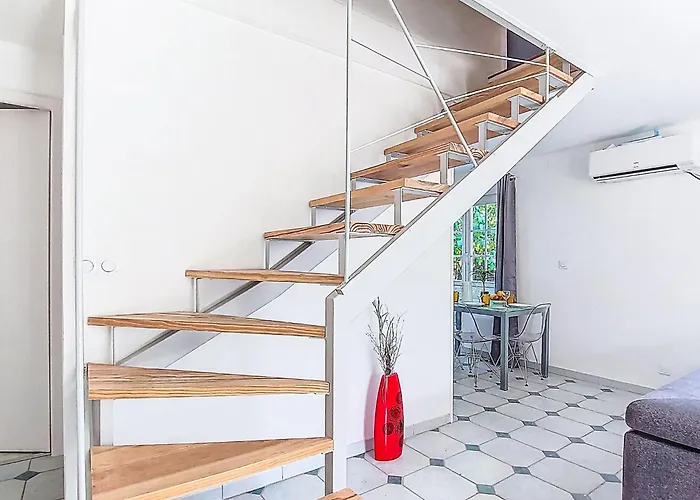 Les Cariatides 4 By Interhome