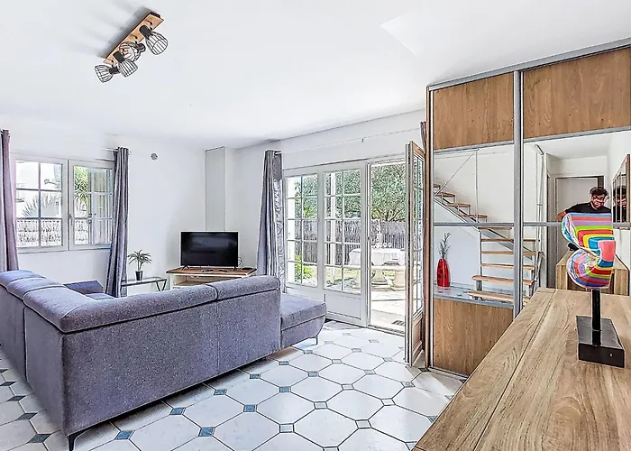 Сasa de vacaciones Les Cariatides 4 By Interhome