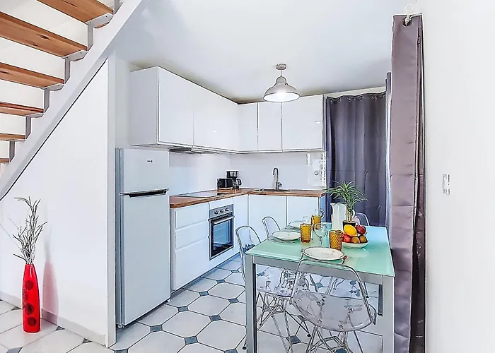 Les Cariatides 4 By Interhome